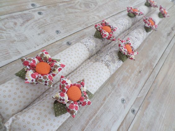 Чтобы из окна не дуло. Креативные подушки от сквозняка