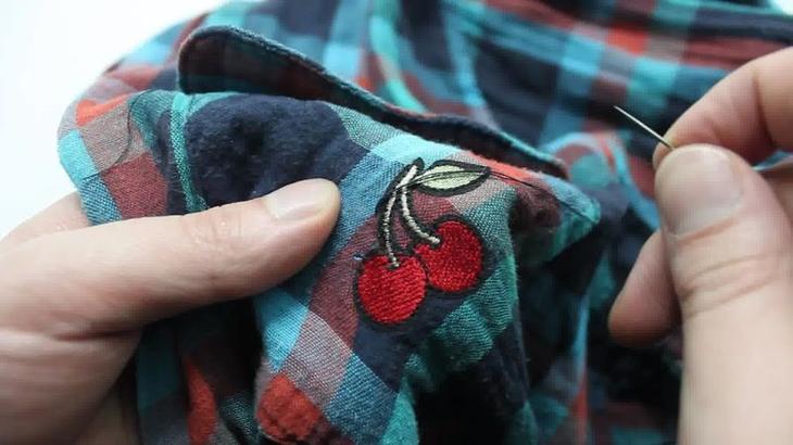 Дырка на одежде — повод креативных заплаток: 18 ярких идей