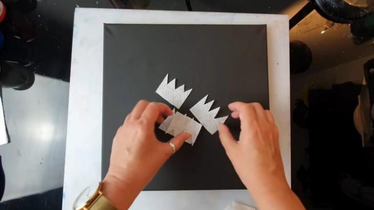 Как нарисовать красивое перо с помощью туалетной бумаги