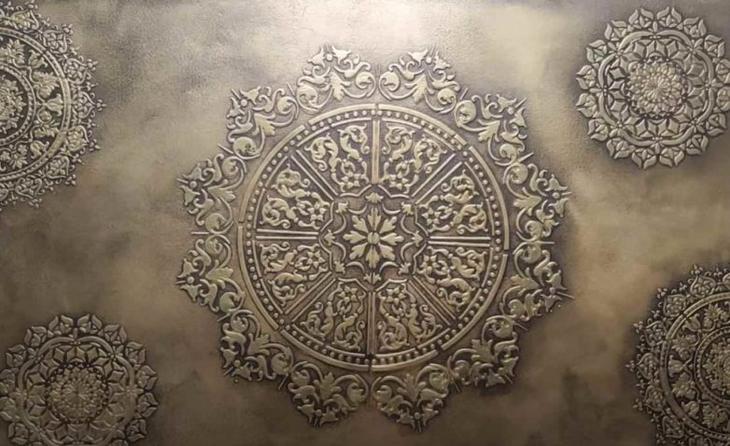 Как оригинально задекорировать поверхность стены