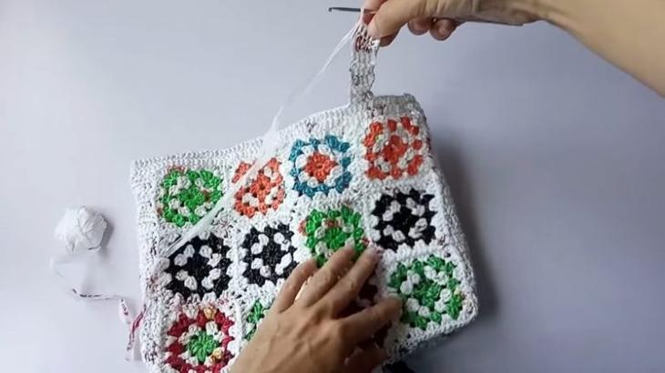 Красивая и прочная вещица из ненужных пакетов