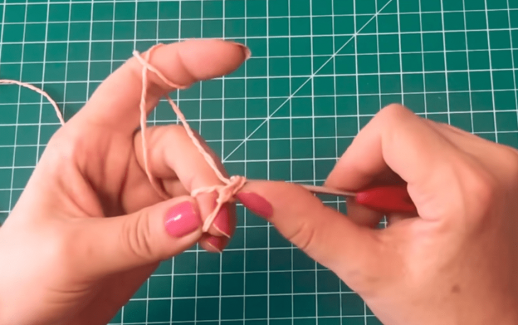 Нужная вещица из остатков пряжи