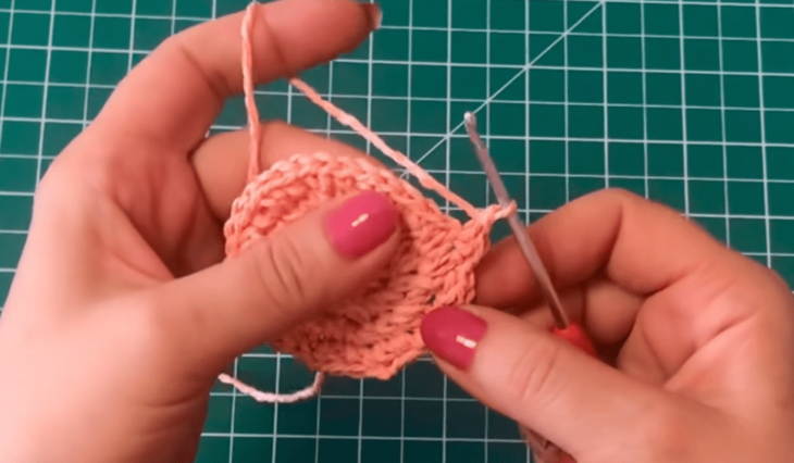 Нужная вещица из остатков пряжи