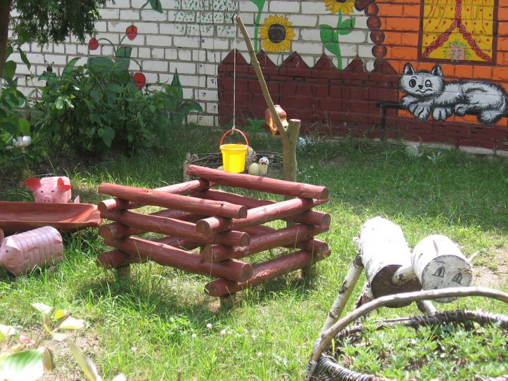 Поделки из дерева для сада: фото оригинальных идей оформления своими руками