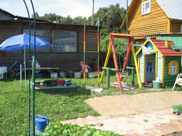 Поделки из дерева для сада: фото оригинальных идей оформления своими руками