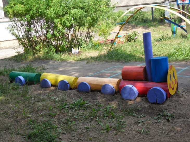 Поделки из дерева для сада: фото оригинальных идей оформления своими руками