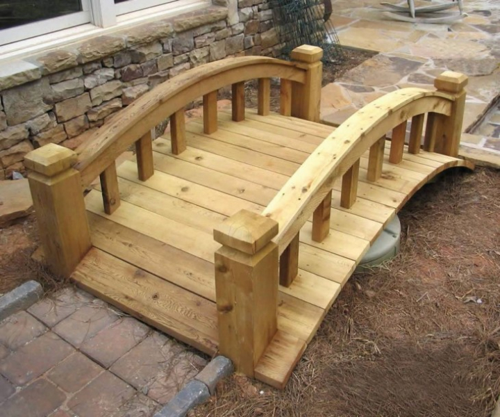 Поделки из дерева для сада: фото оригинальных идей оформления своими руками