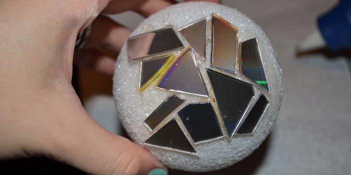 Поделки из дисков: советы и идеи создания роскошных украшений для дома