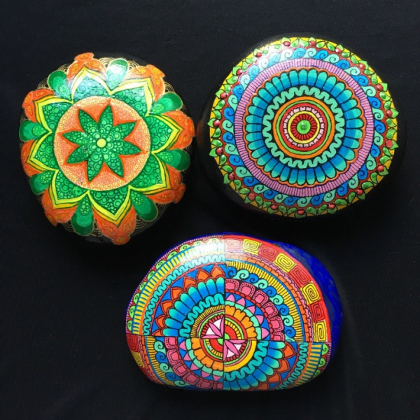 Поделки из камней: роспись, гравировка, каменные скульптуры