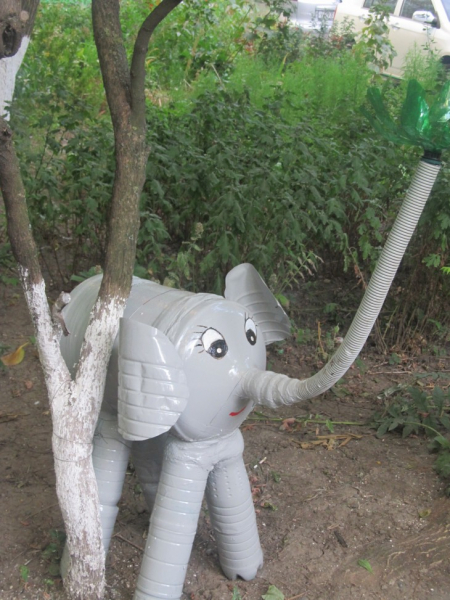 Поделки из пластиковых бутылок: делаем оригинальные украшения своими руками