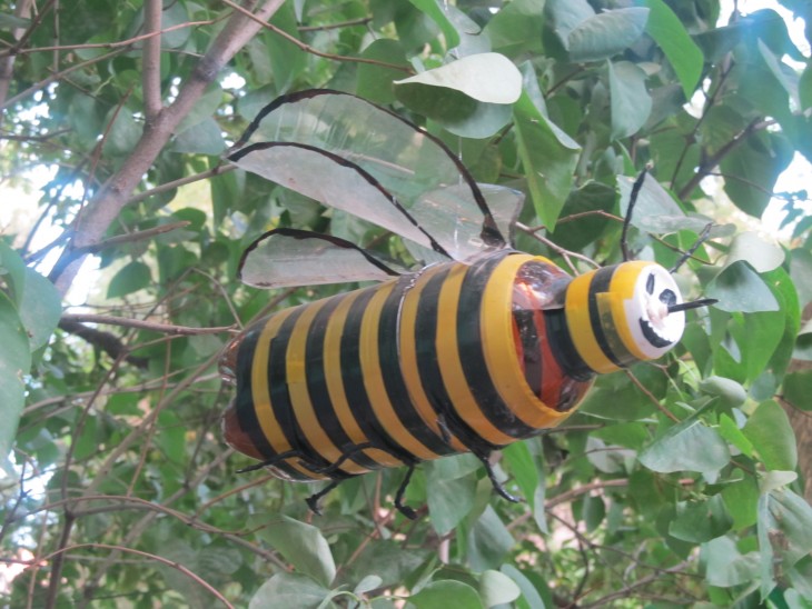 Поделки из пластиковых бутылок: делаем оригинальные украшения своими руками