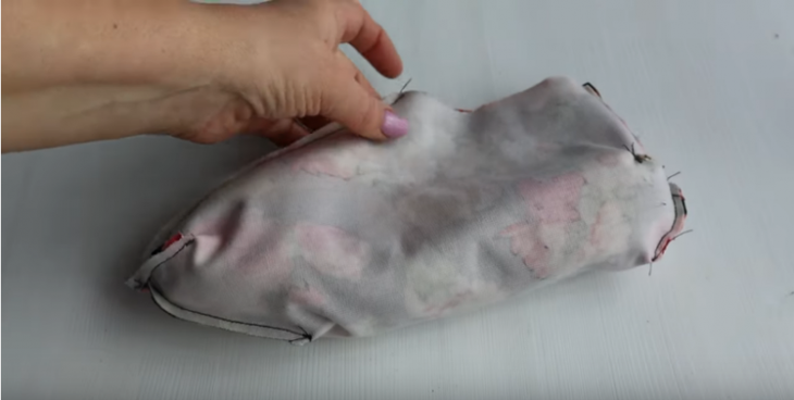 Полезная вещь из тёплой кофты, которую вы уже не носите