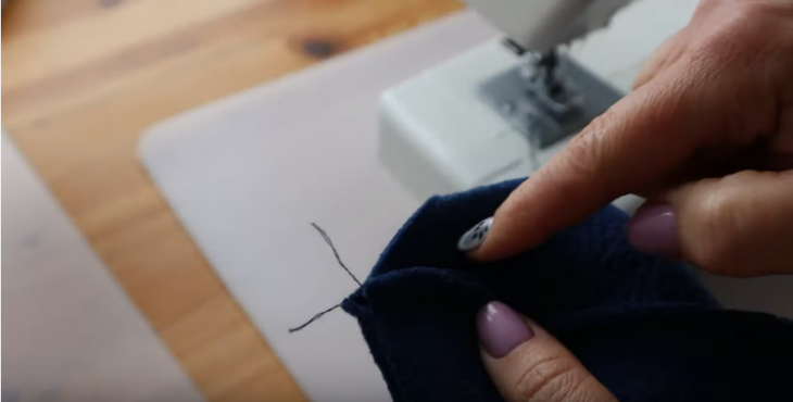 Полезная вещь из тёплой кофты, которую вы уже не носите