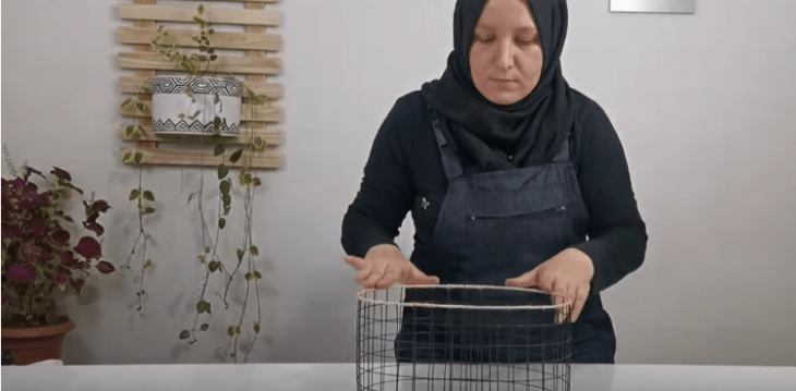 Стильная идея для хранения из остатков строительных материалов