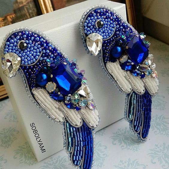 Восхитительная вышитая брошь: 35 идей для вдохновения