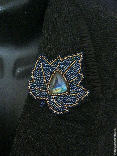 Восхитительная вышитая брошь: 35 идей для вдохновения