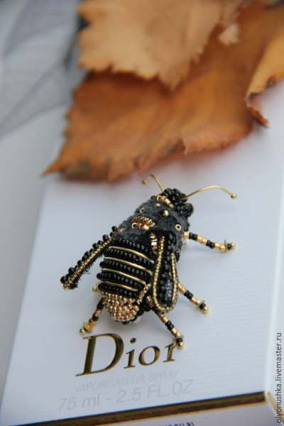 Восхитительная вышитая брошь: 35 идей для вдохновения