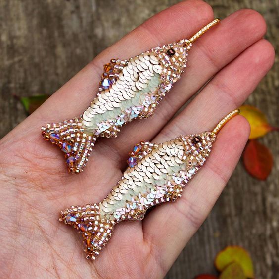 Восхитительная вышитая брошь: 35 идей для вдохновения