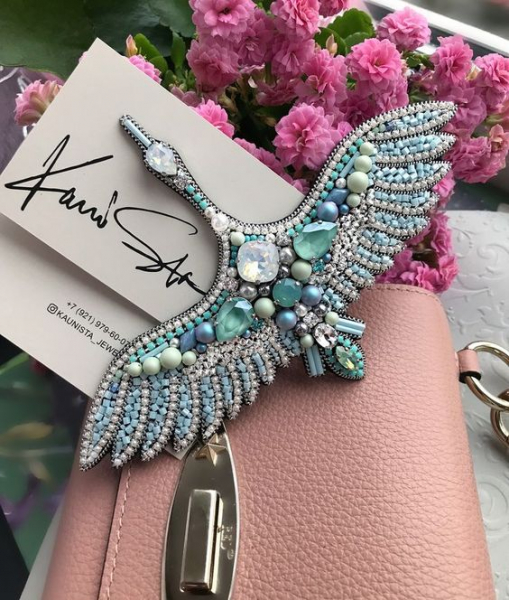 Восхитительная вышитая брошь: 35 идей для вдохновения