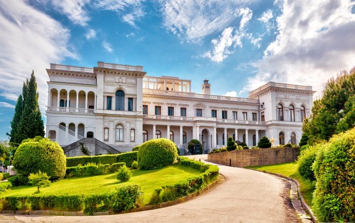 10 резиденций российских императоров, которые поражают своей роскошью