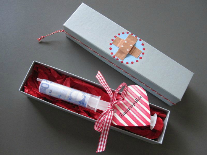 14 способов, как шикарно преподнести денежный презент