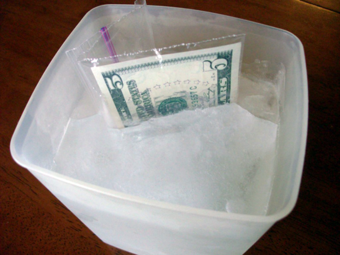 14 способов, как шикарно преподнести денежный презент