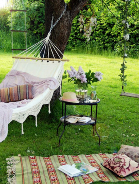17 примеров оформления уголков отдыха, которые захочется воплотить в своем дворе