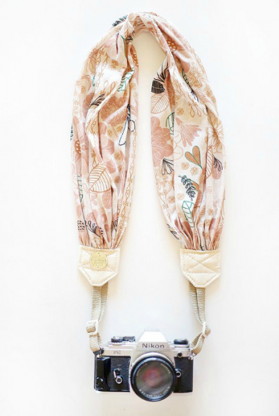 17 способов использования шарфиков и шейных платков по-новому