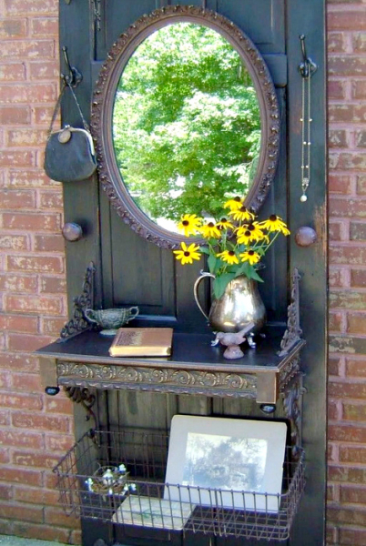 19 неординарных примеров превращения старых межкомнатных дверей в эксклюзивные вещи