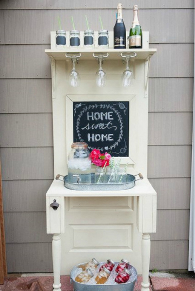 19 неординарных примеров превращения старых межкомнатных дверей в эксклюзивные вещи