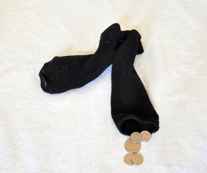 20 полезных применений одинокому носку