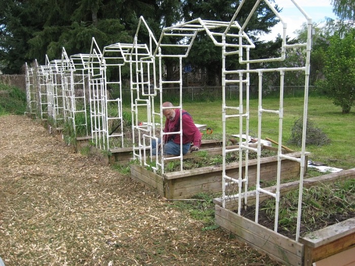 25 полезностей из ПВХ-труб, которые пригодятся и дома, и на даче