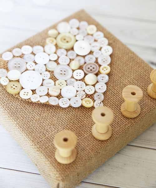 30 необычных идей поделок из пуговиц