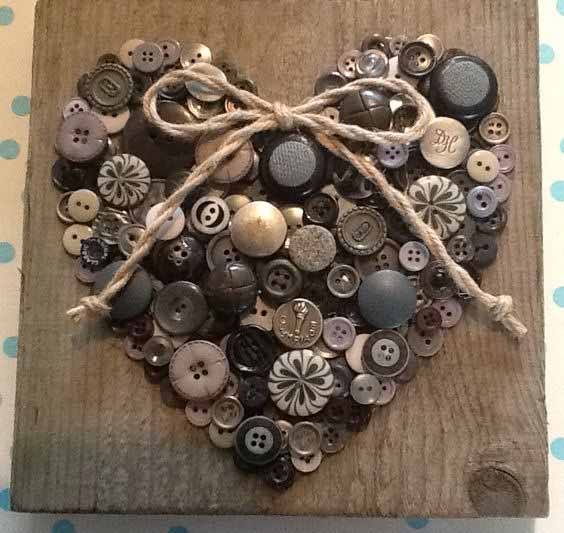 30 необычных идей поделок из пуговиц