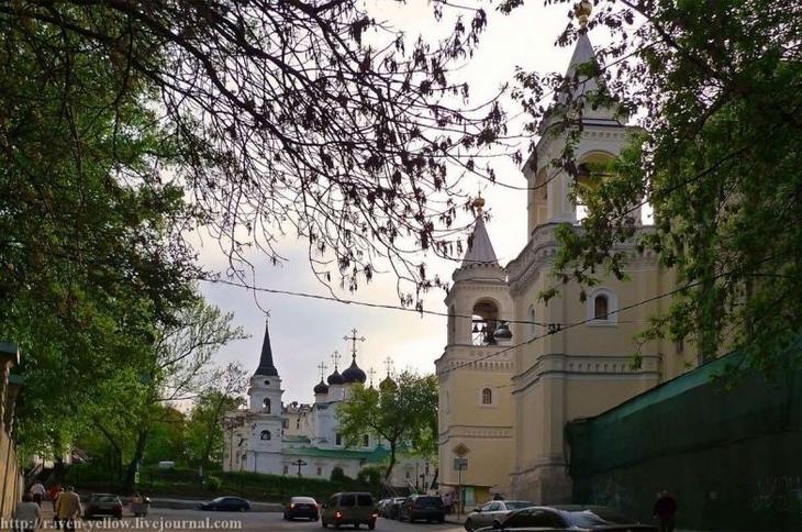 9 уникальных мест Москвы, где можно почувствовать дух настоящей старины
