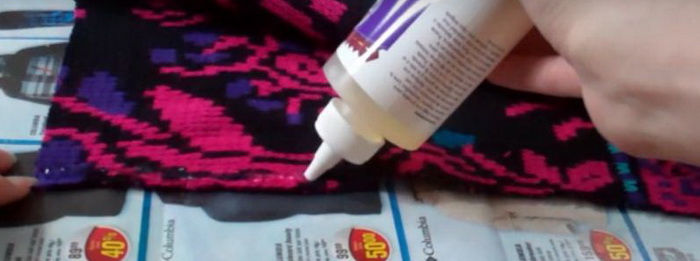 Бабушка отрезала от старого свитера все лишнее и превратила его в спасительную вещь для тех, у кого пока нет отопления