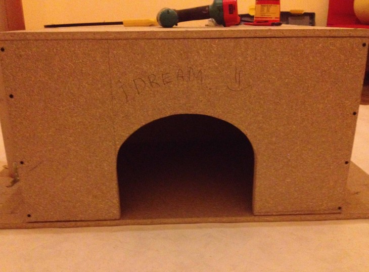 Делаем домик для кошки своими руками: простые решения и подбор материалов