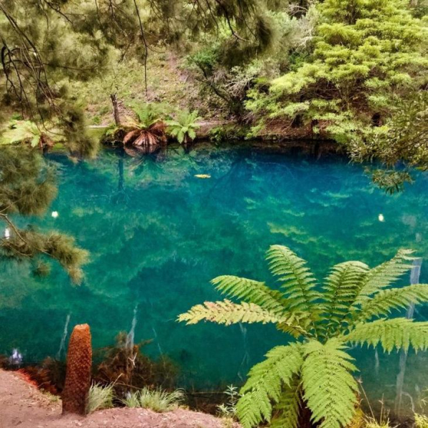 Фантастическое австралийское озеро с бирюзовой водой