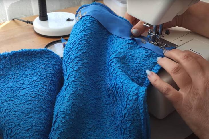 Где применить в ванной старый махровый халат