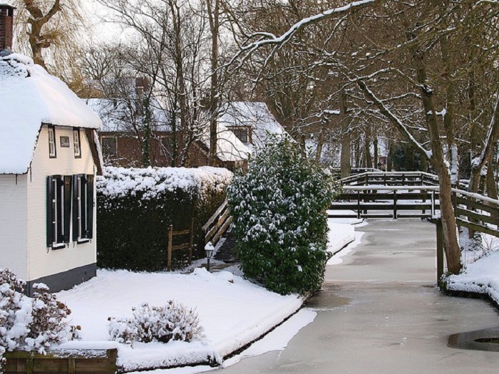 Голландская Венеция - деревушка, в которой нет ни дорог, ни машин