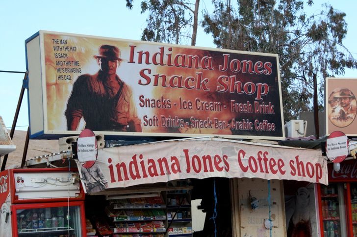 Город, высеченный в скале: 12 загадок удивительной Петры