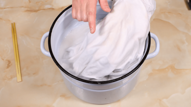 Как отбелить бельё без кипячения и отбеливателя