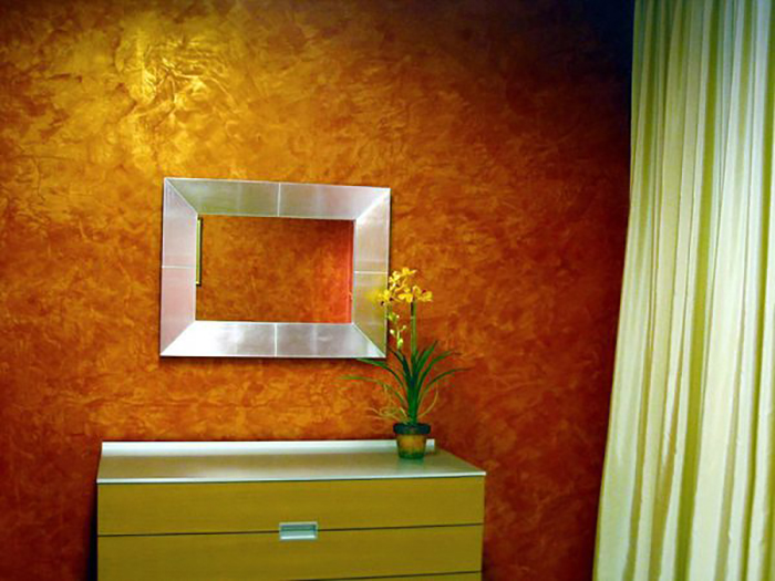 Как стильно покрасить стены без лишних трат, используя обычную губку, тряпку и веник