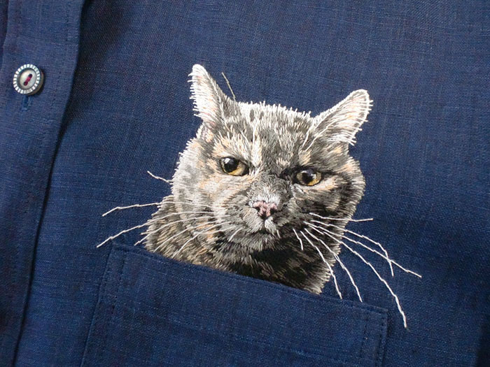 Карманные котики: чудесные вышивки от японского дизайнера