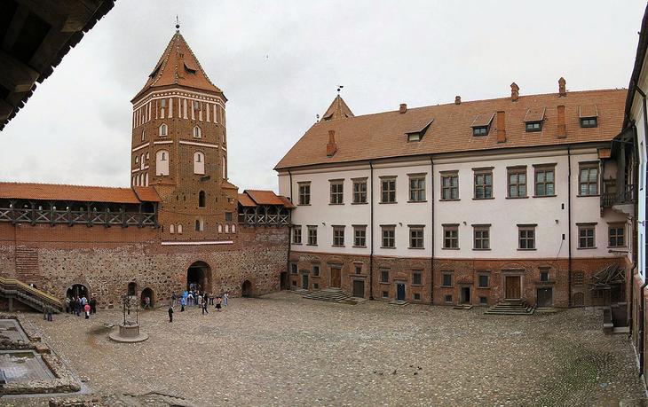 Мирский замок: исключительный образец самобытной белорусской готики Средневековья