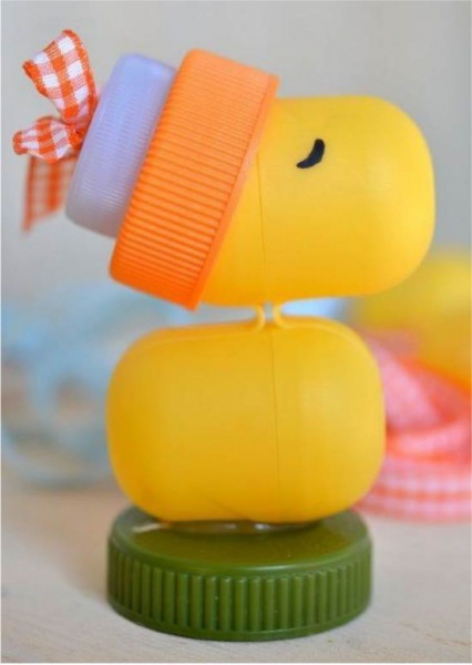 Оригинальные поделки из крышек от бутылок своими руками