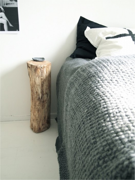 Пни, стулья, чемоданы: 28 альтернатив прикроватной тумбе