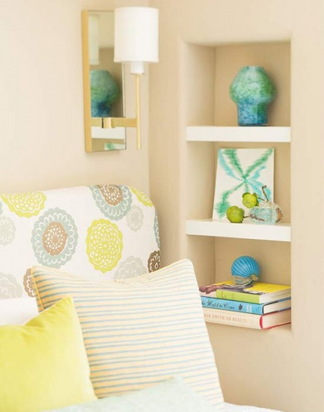 Пни, стулья, чемоданы: 28 альтернатив прикроватной тумбе