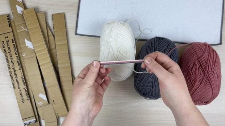 Пушистый ворсовый коврик без вязания