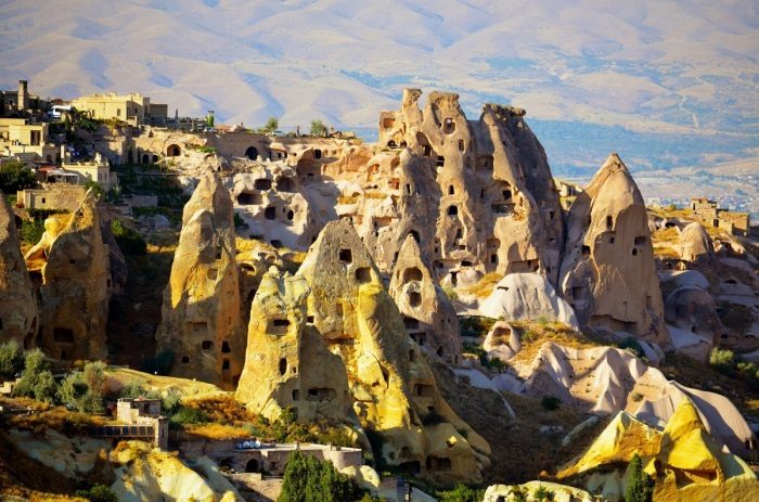 Самые удивительные поселения в мире, в которых как-то умудряются жить люди